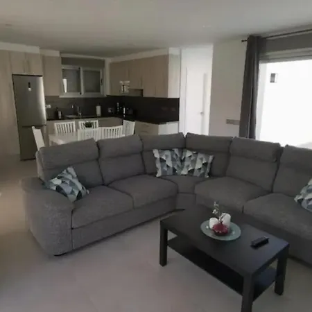 Idaira Adosado Con Piscina A Estrenar-wifi Holiday home Palm-mar
